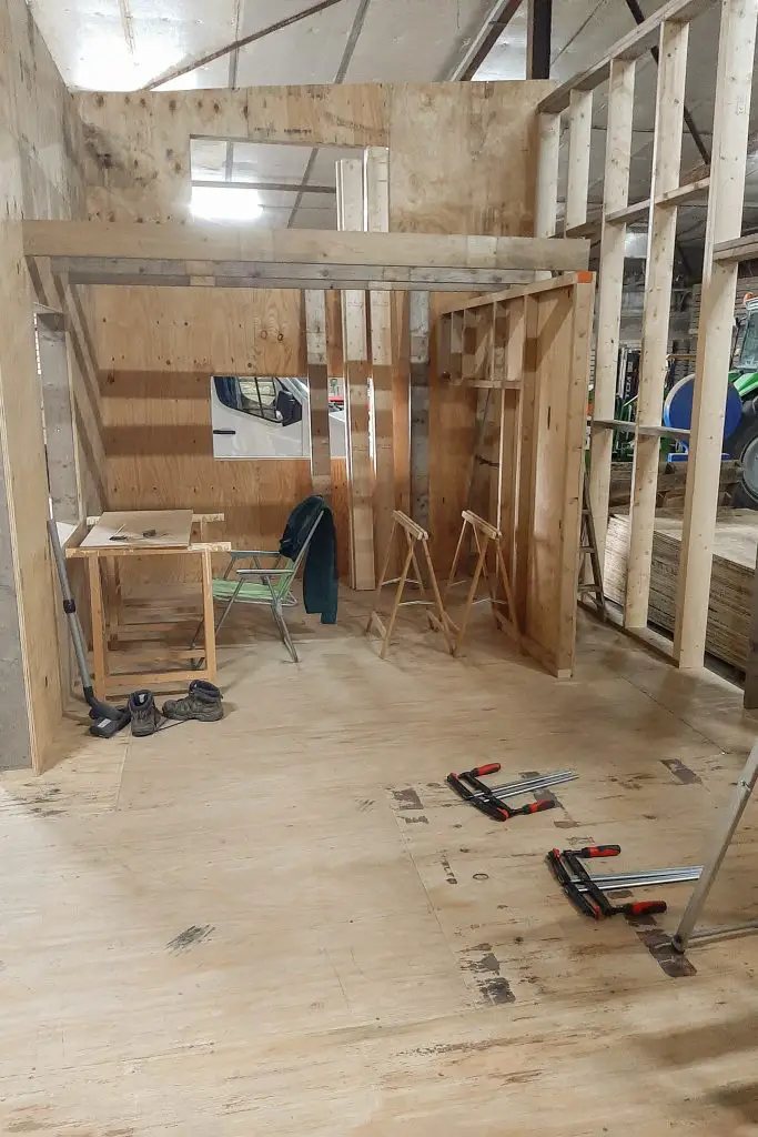 Tiny house in aanbouw van Parel van instagram HollandTinyHouse