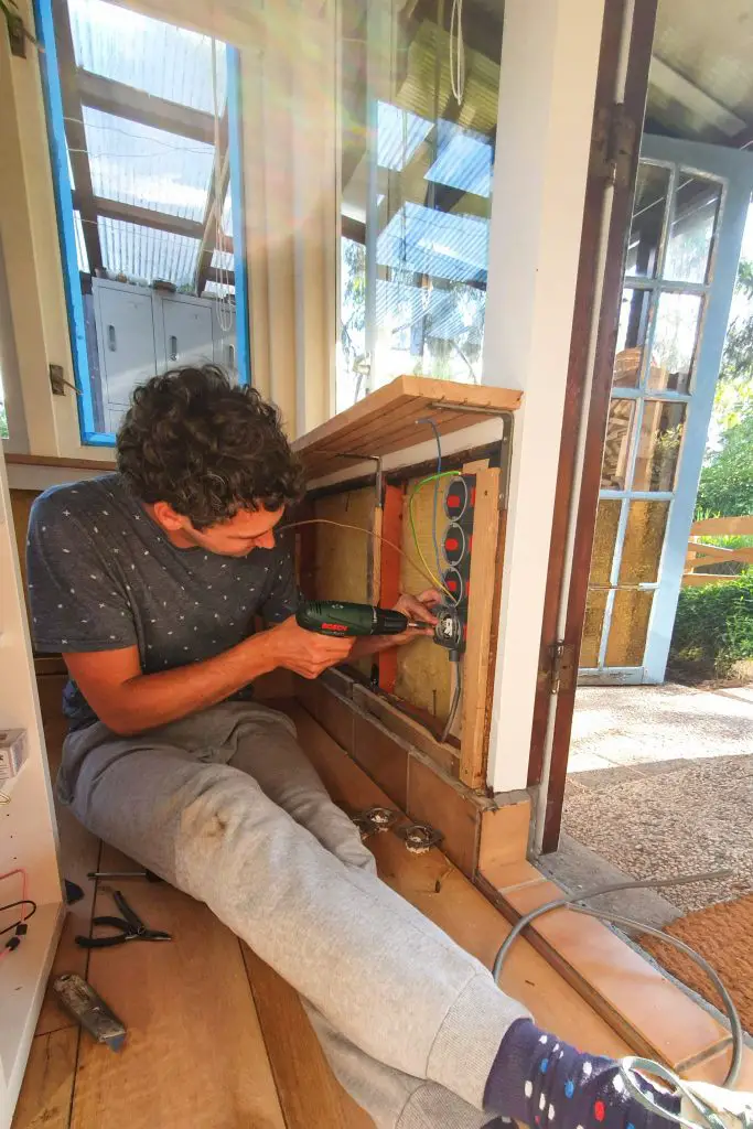 Tiny House verbouwen op de volkstuin door klusamateurs